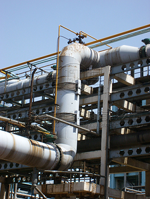 陜西省商洛市丹鳳縣雙鉸鏈橫向套筒<a href=http://m.leyujiaxiao.com target=_blank class=infotextkey>補(bǔ)償器</a>安裝現(xiàn)場(chǎng)