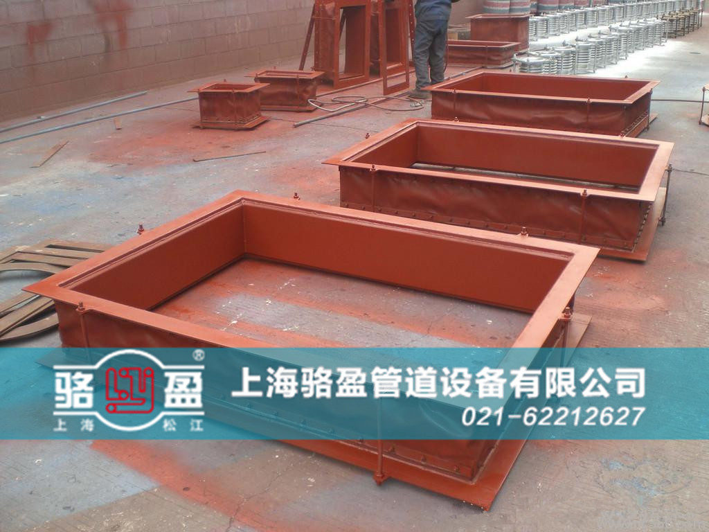 香港機場矩形非金屬<a href=http://m.leyujiaxiao.com target=_blank class=infotextkey>補償器</a>噴涂環(huán)節(jié)